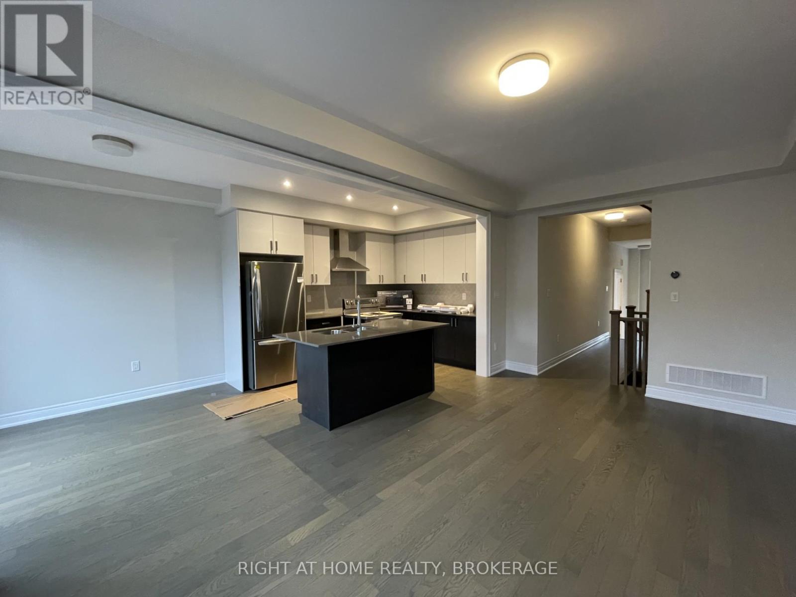16 - 2184 Postmaster Drive, Oakville, Ontario  L6M 5T1 - Photo 4 - W12070812