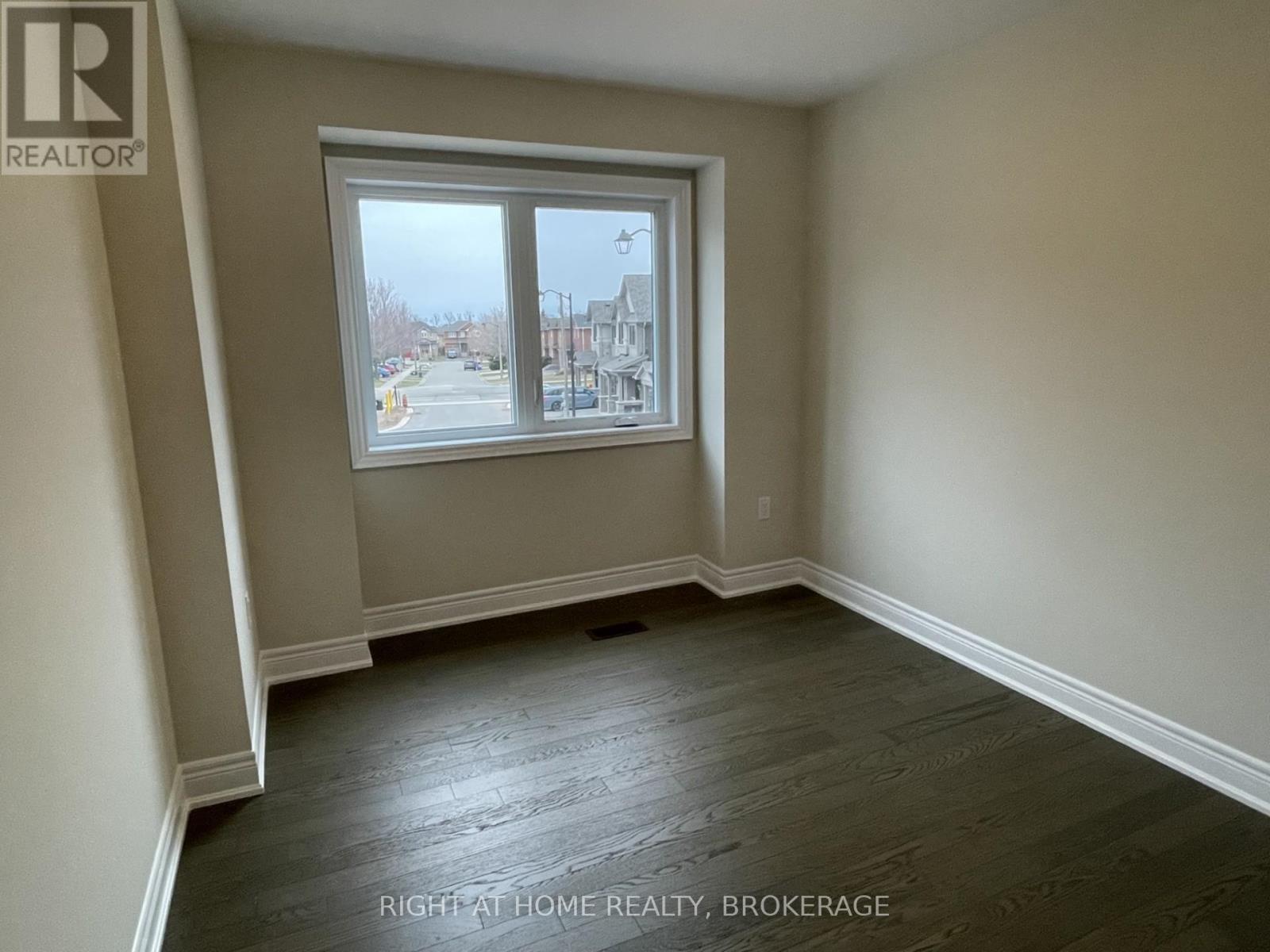16 - 2184 Postmaster Drive, Oakville, Ontario  L6M 5T1 - Photo 7 - W12070812
