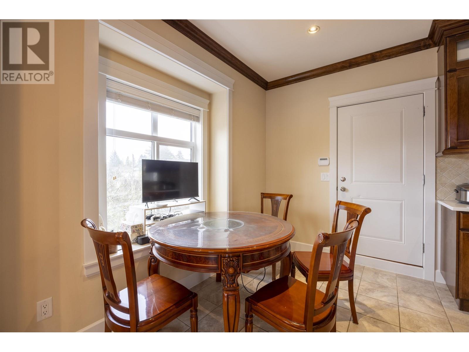 4346 Wildwood Crescent, Burnaby, British Columbia  V5G 2M4 - Photo 10 - R2984083