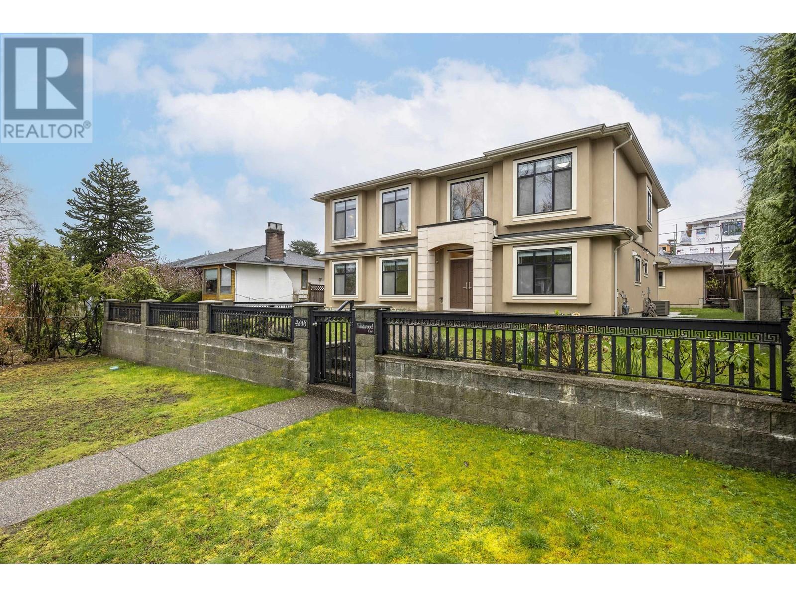 4346 Wildwood Crescent, Burnaby, British Columbia  V5G 2M4 - Photo 1 - R2984083