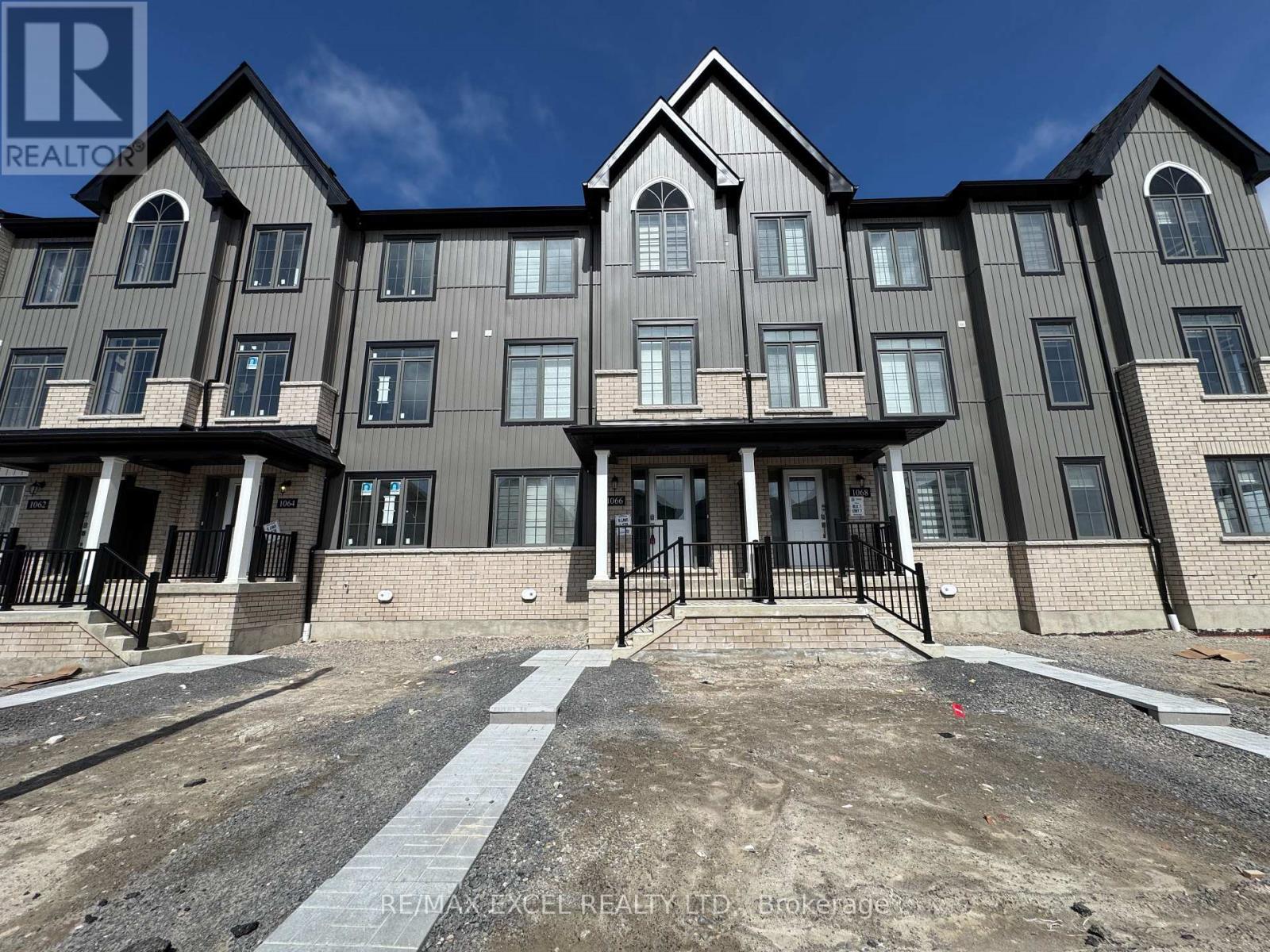 1066 Dyas Avenue, Oshawa, Ontario  L1L 0X1 - Photo 2 - E12070871