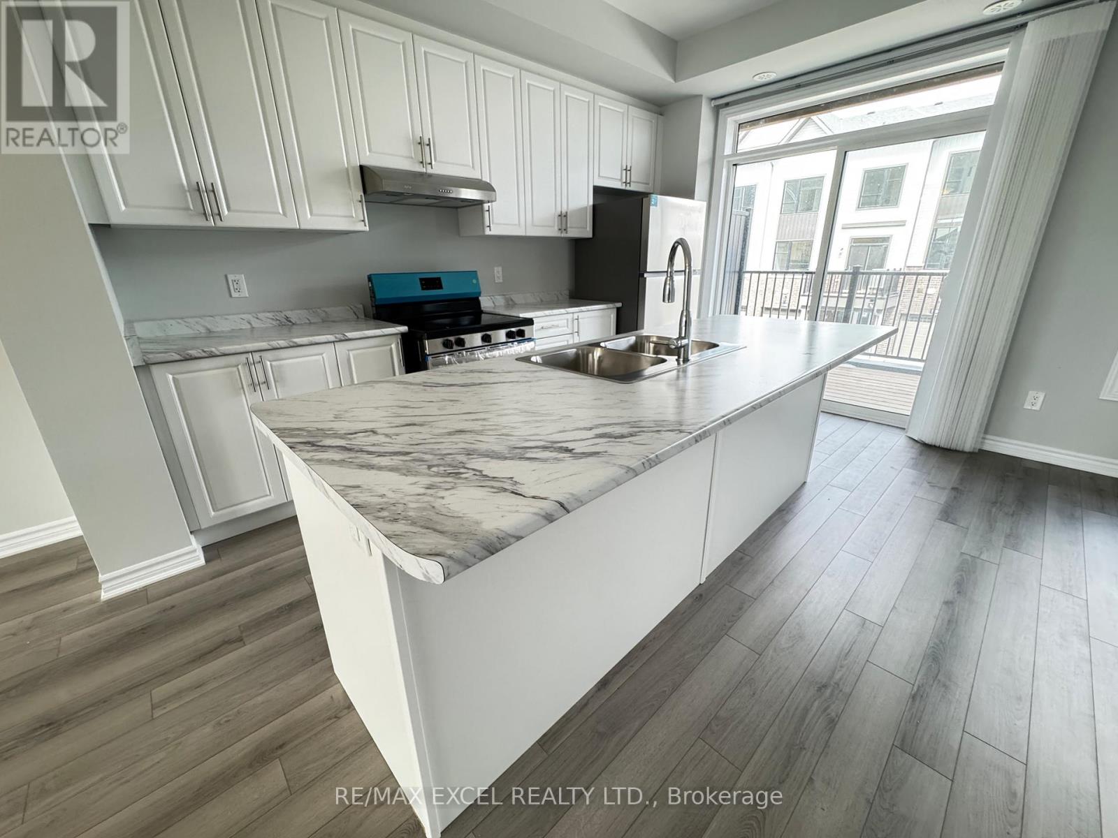 1066 Dyas Avenue, Oshawa, Ontario  L1L 0X1 - Photo 4 - E12070871