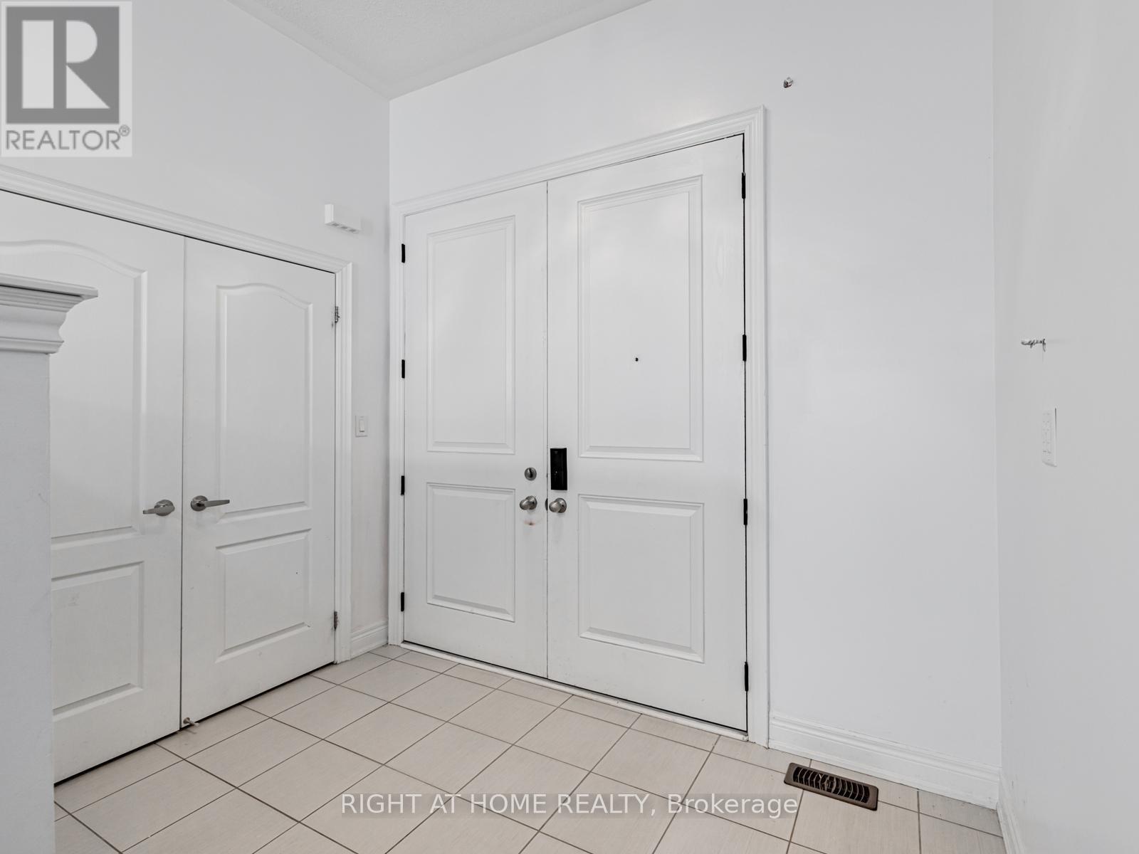 Property at 214 STEVENSON CRESCENT image 5