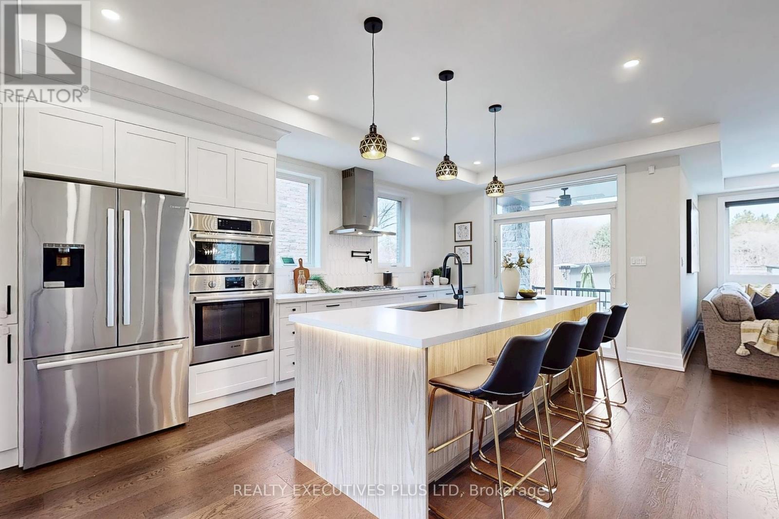 367 Rosebank Road, Pickering, Ontario  L1W 2N3 - Photo 6 - E12070887
