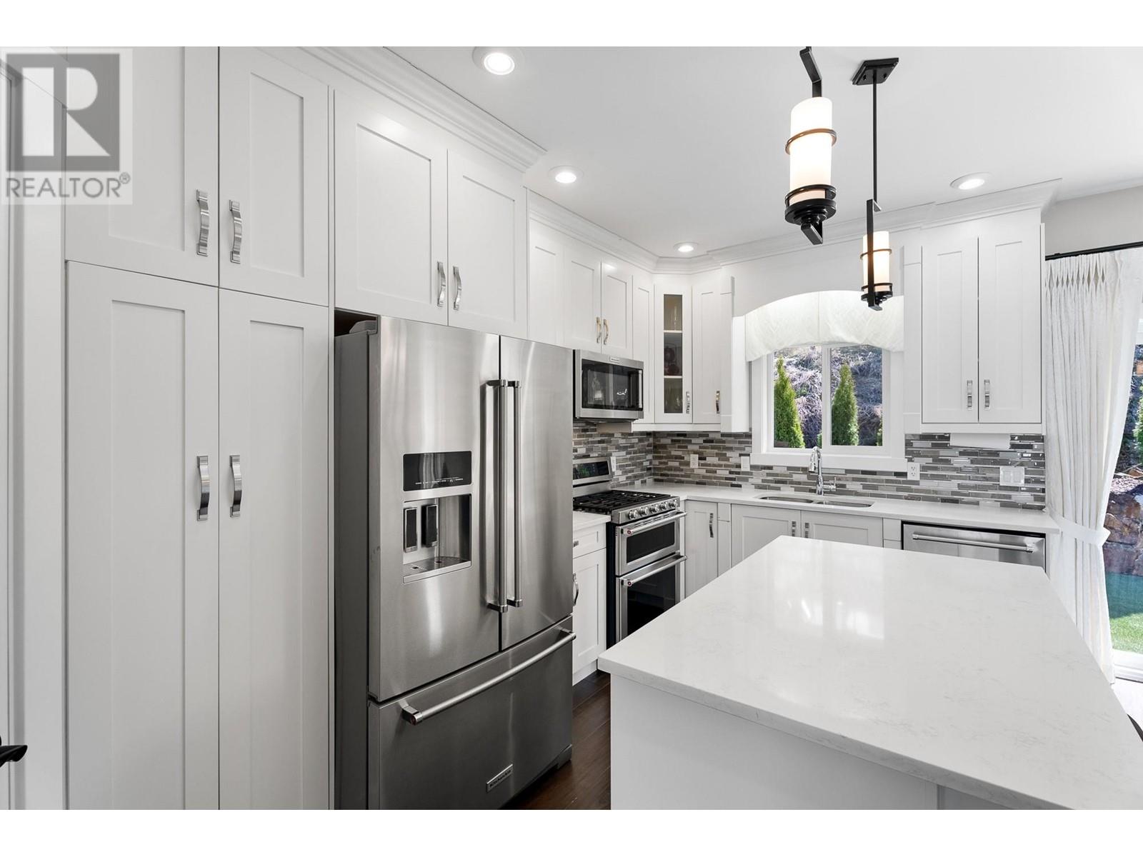 Property at 1562 EMERALD Drive image 2
