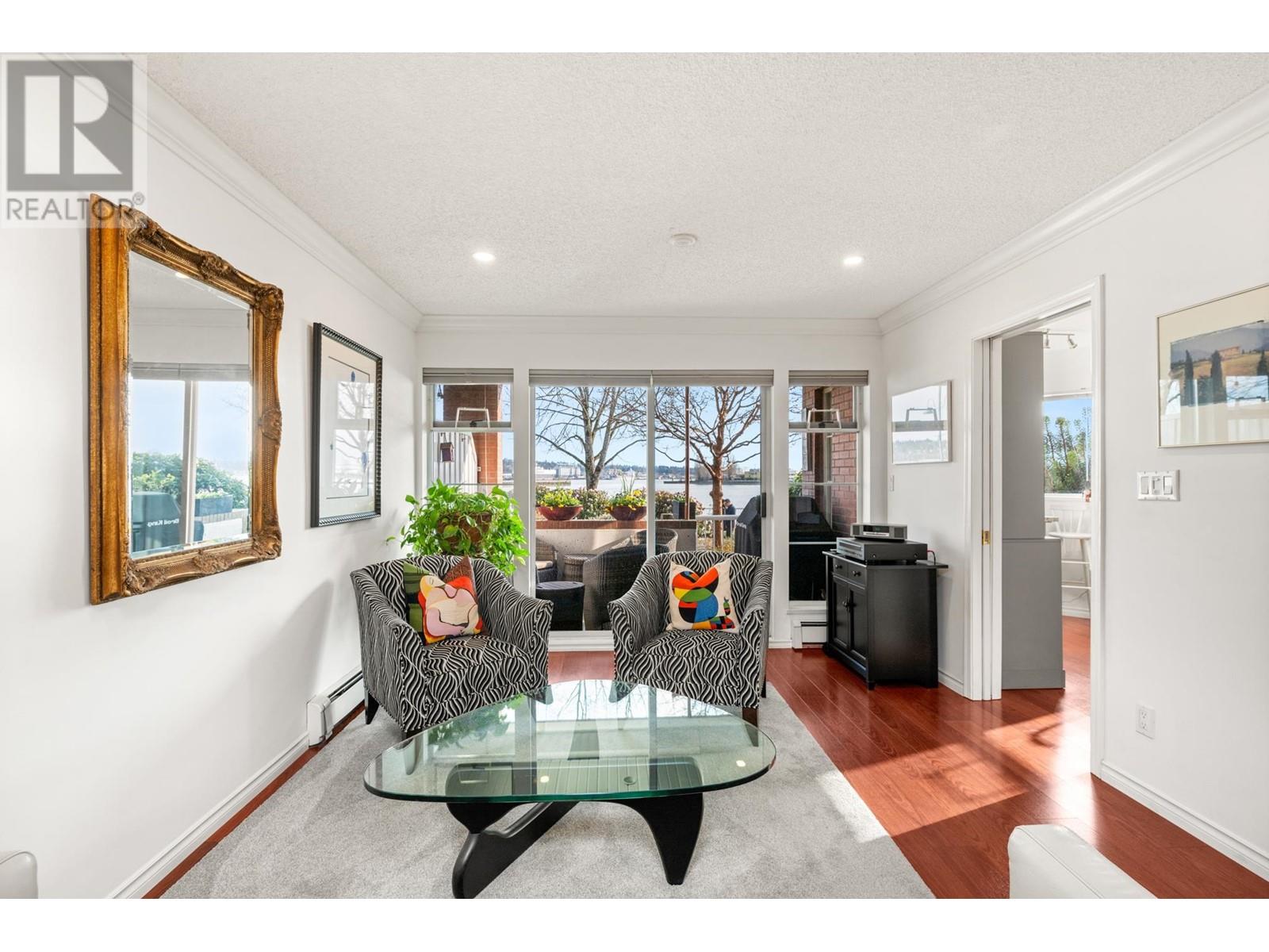 101 12 K De K Court, New Westminster, British Columbia  V3M 6C5 - Photo 3 - R2984846
