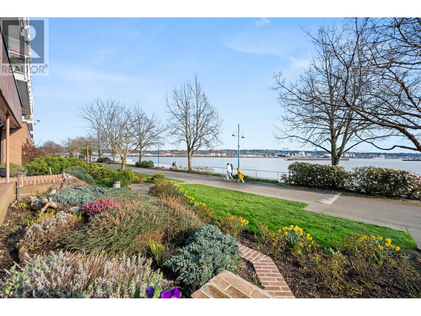101 12 K De K Court, New Westminster, British Columbia  V3M 6C5 - Photo 2 - R2984846