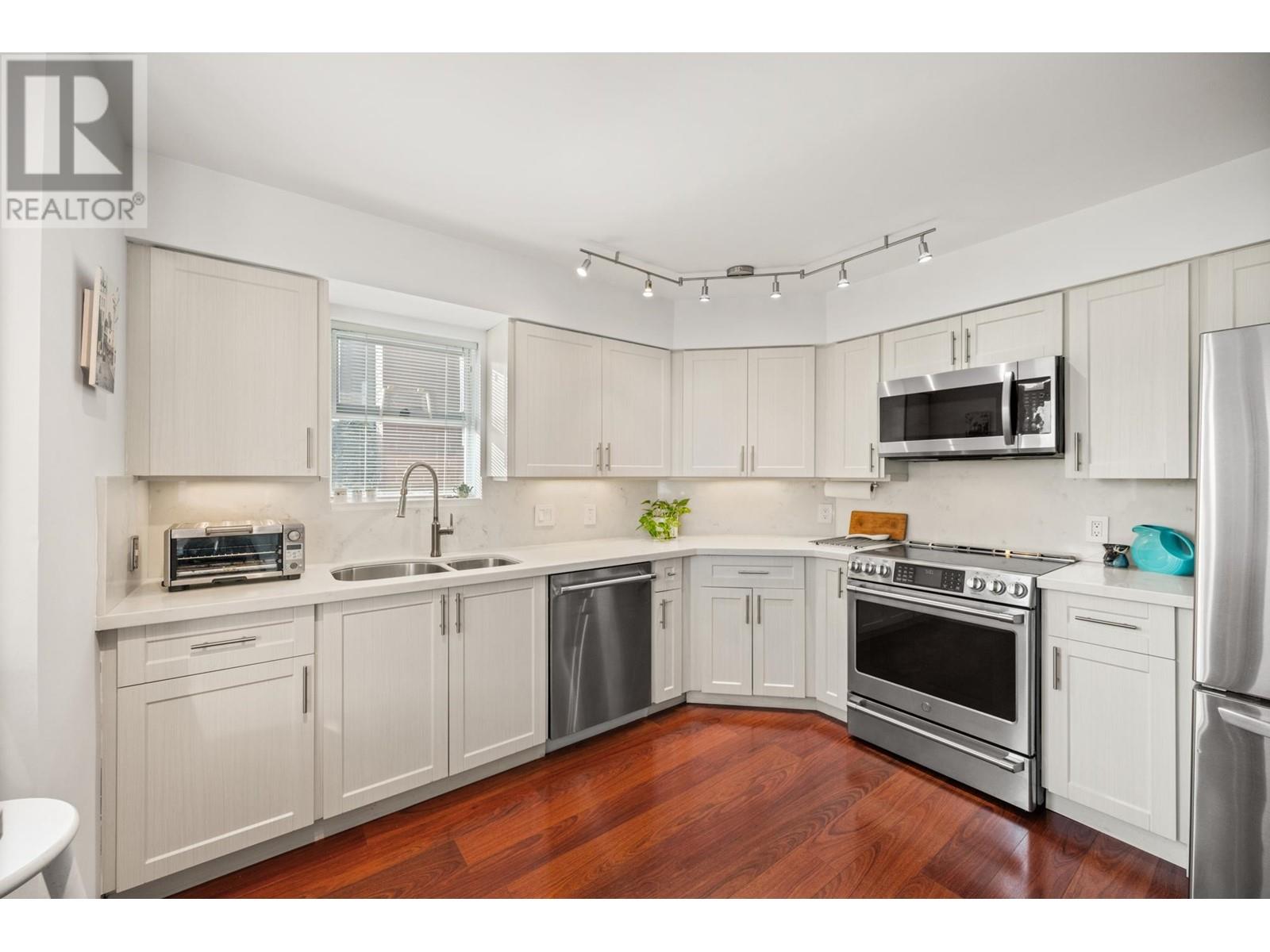 101 12 K De K Court, New Westminster, British Columbia  V3M 6C5 - Photo 13 - R2984846