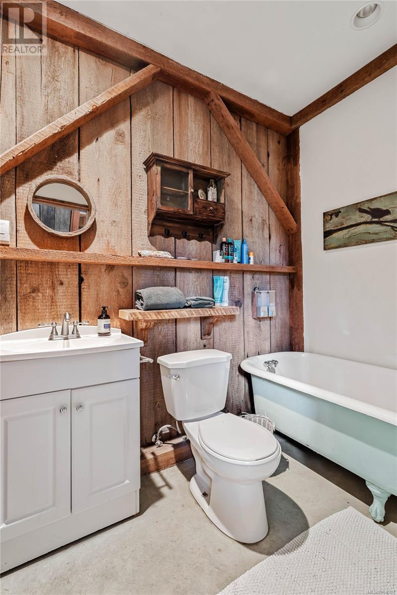 301 Epron Rd, Salt Spring, British Columbia  V8K 2B4 - Photo 35 - 994507