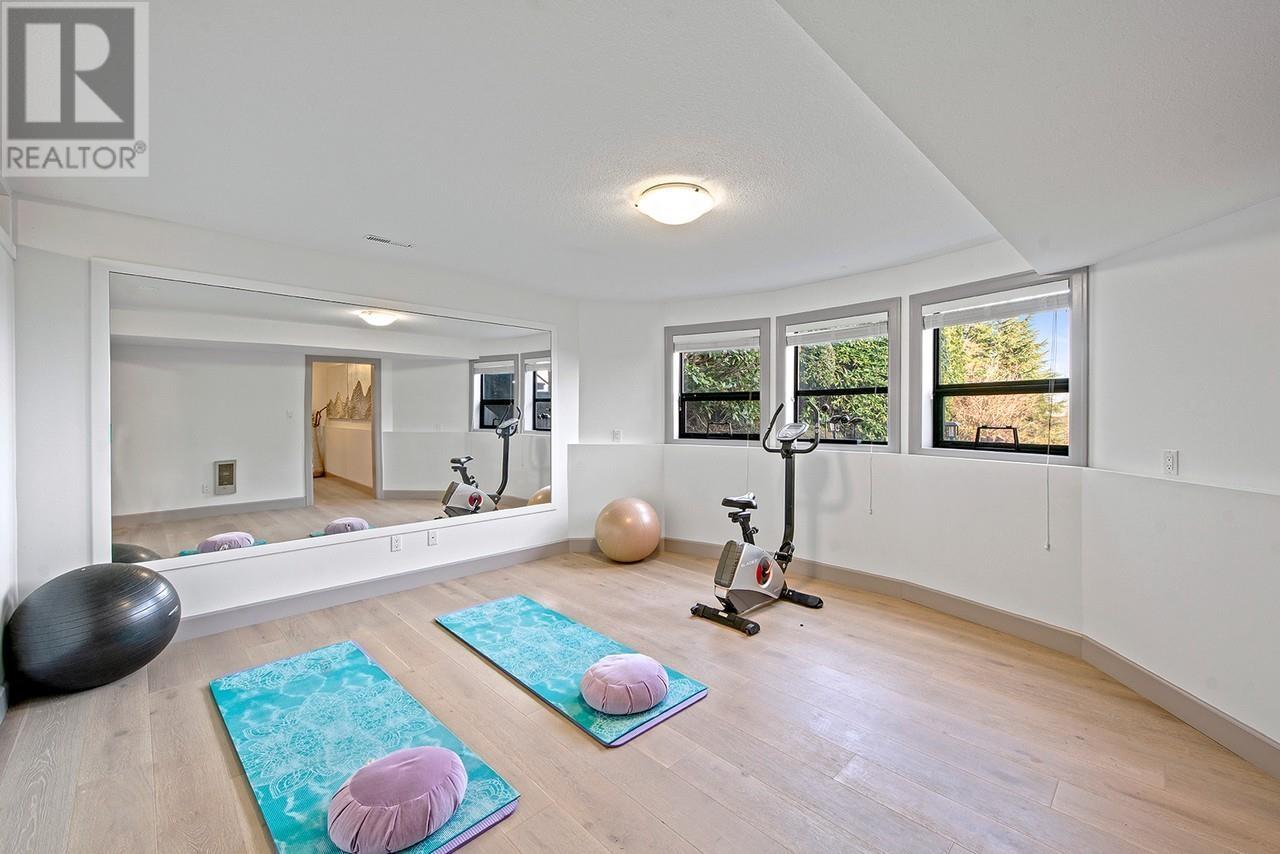 2523 Westhill Drive, West Vancouver, British Columbia  V7S 3A3 - Photo 31 - R2988086