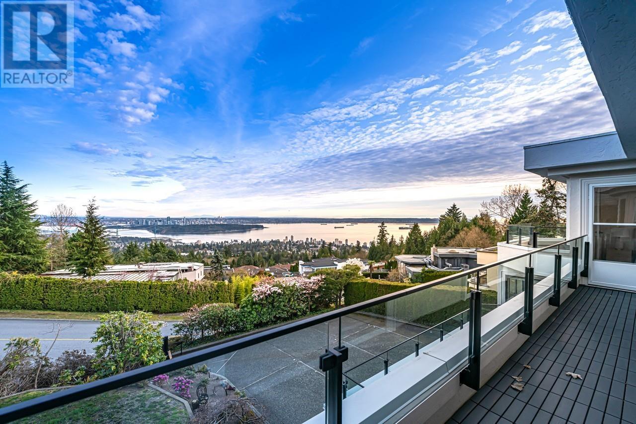 2523 Westhill Drive, West Vancouver, British Columbia  V7S 3A3 - Photo 35 - R2988086