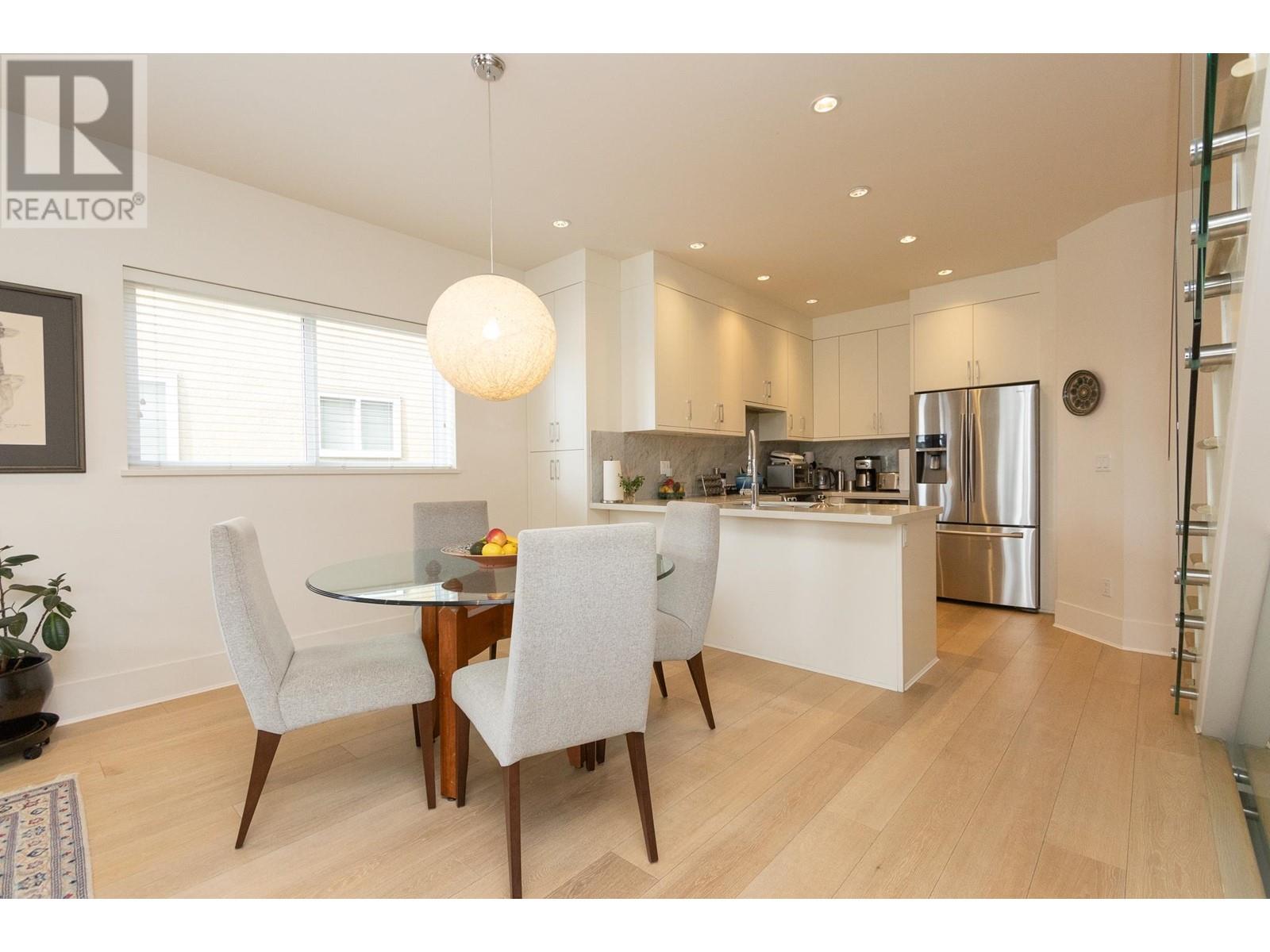 226 E 12th Street, North Vancouver, British Columbia  V7L 2J6 - Photo 10 - R2980875