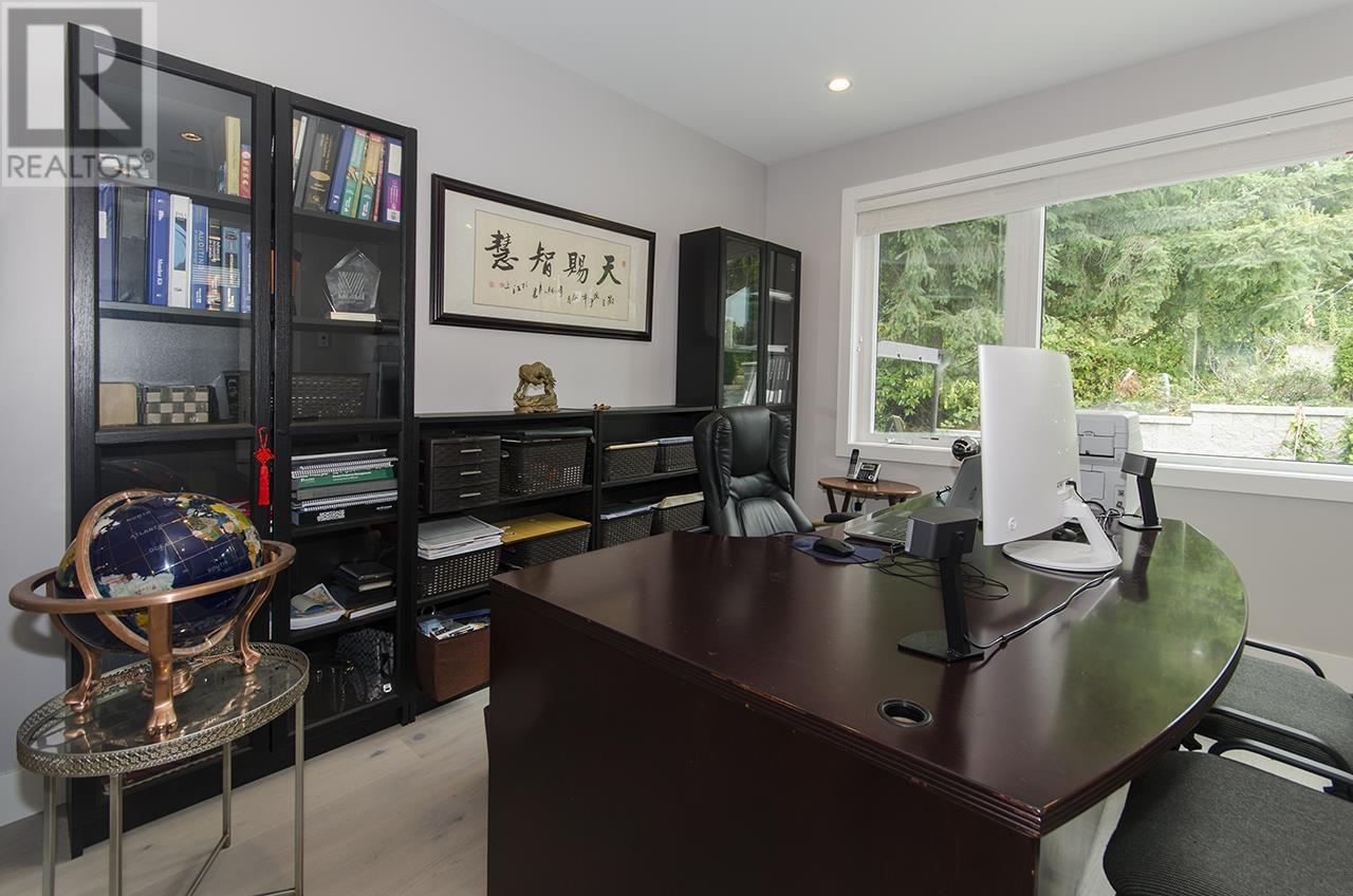 2010 Queens Avenue, West Vancouver, British Columbia  V7V 2X9 - Photo 17 - R2988150