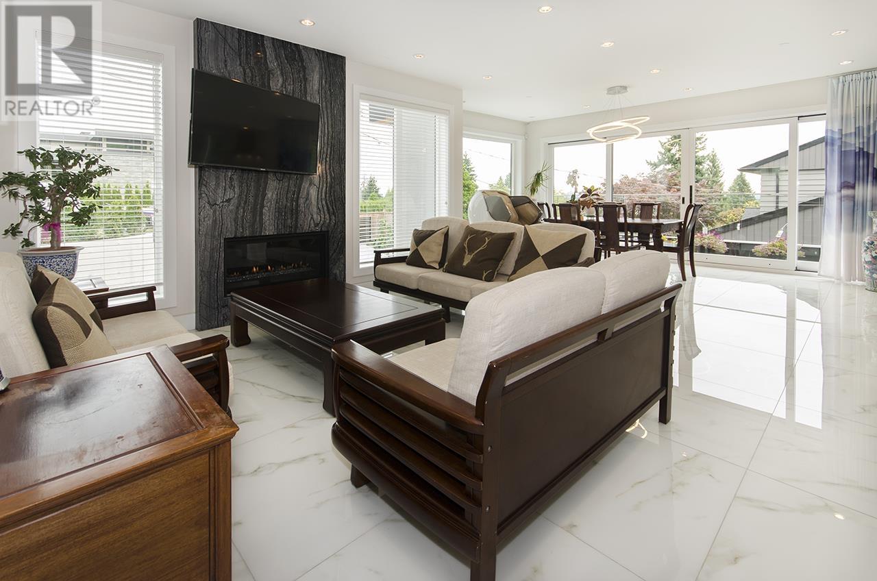 2010 Queens Avenue, West Vancouver, British Columbia  V7V 2X9 - Photo 4 - R2988150