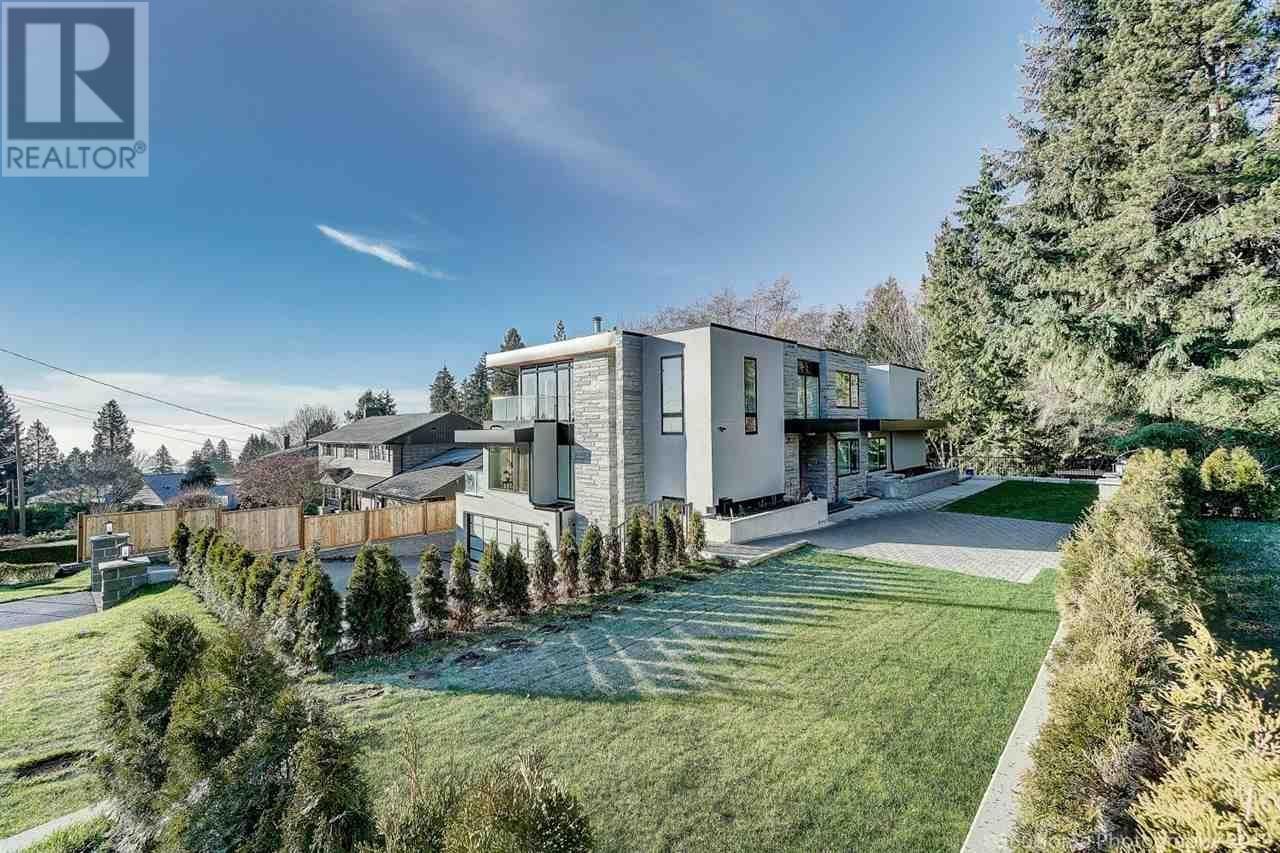 2010 Queens Avenue, West Vancouver, British Columbia  V7V 2X9 - Photo 3 - R2988150