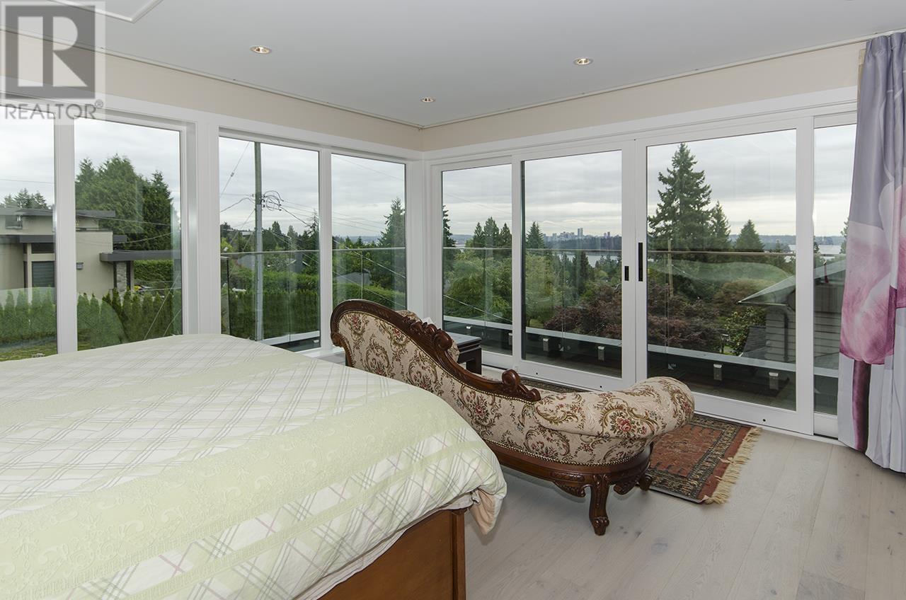 2010 Queens Avenue, West Vancouver, British Columbia  V7V 2X9 - Photo 20 - R2988150
