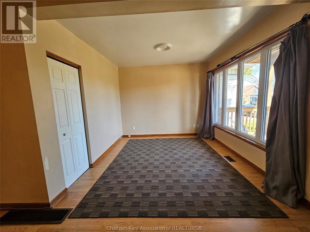 Property at 1685 Marentette AVENUE image 3
