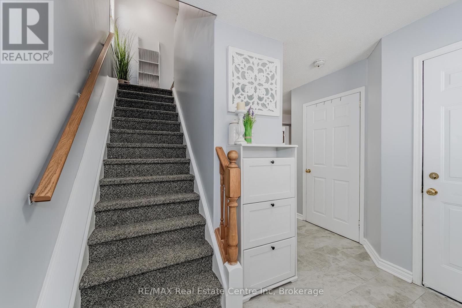 37 Swift Crescent, Guelph, Ontario  N1E 7J3 - Photo 18 - X12070945