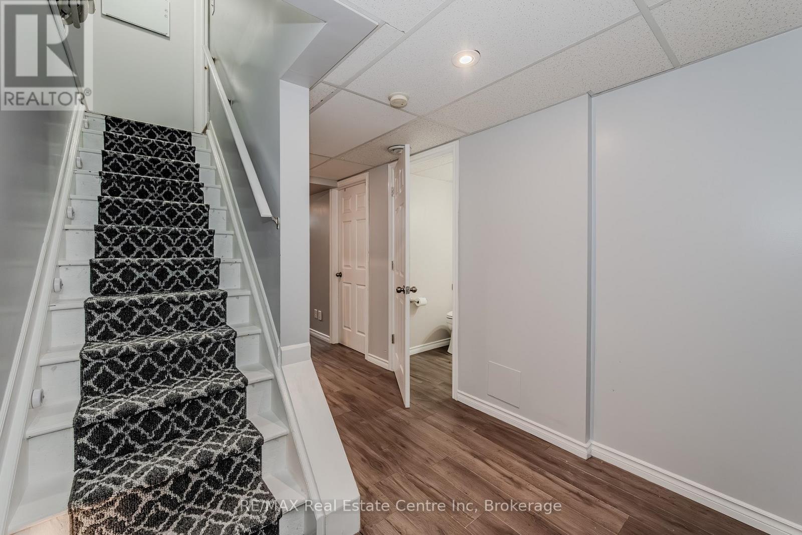 37 Swift Crescent, Guelph, Ontario  N1E 7J3 - Photo 24 - X12070945