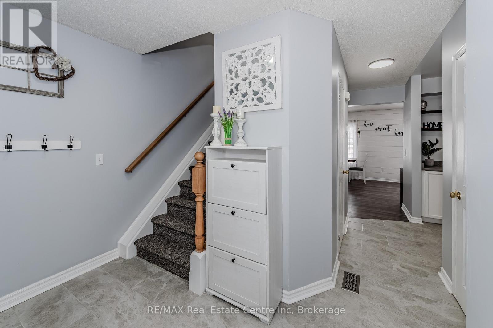 37 Swift Crescent, Guelph, Ontario  N1E 7J3 - Photo 6 - X12070945