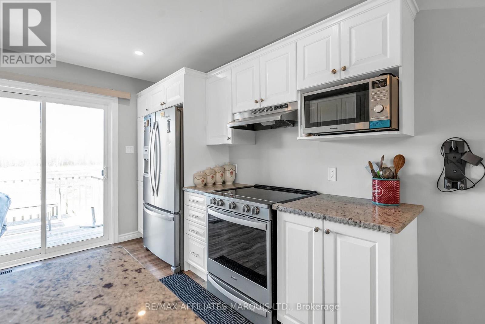 97 French Avenue, South Stormont, Ontario  K0C 1P0 - Photo 10 - X12070954