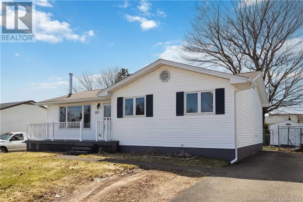 Property at 120 Dawn Crescent image 3