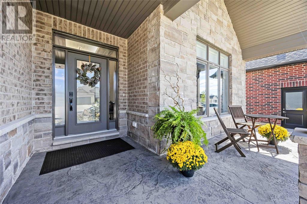 850 Magnolia Lane, Sarnia, Ontario  N7S 0G4 - Photo 4 - 25007953