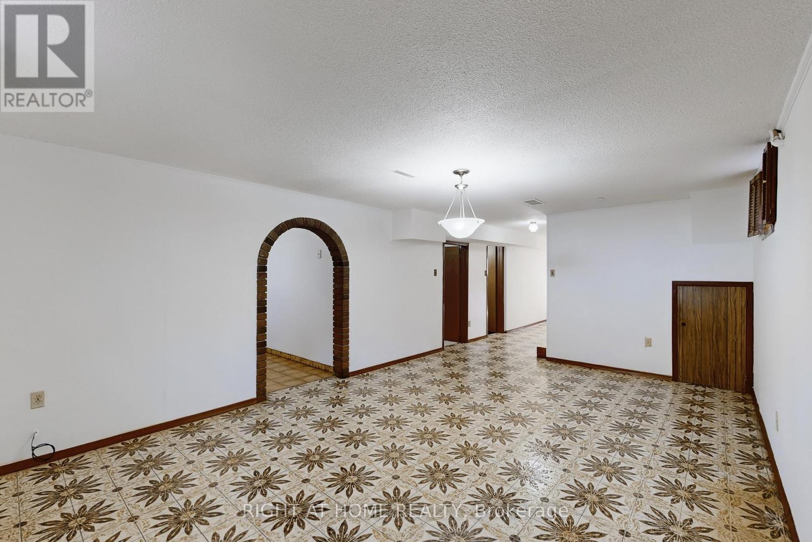 139 Milady Road, Toronto, Ontario  M9L 2J1 - Photo 33 - W12044570