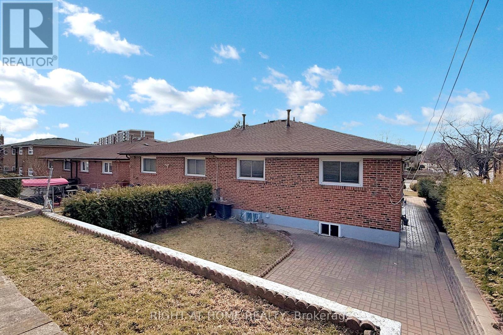 139 Milady Road, Toronto, Ontario  M9L 2J1 - Photo 41 - W12044570
