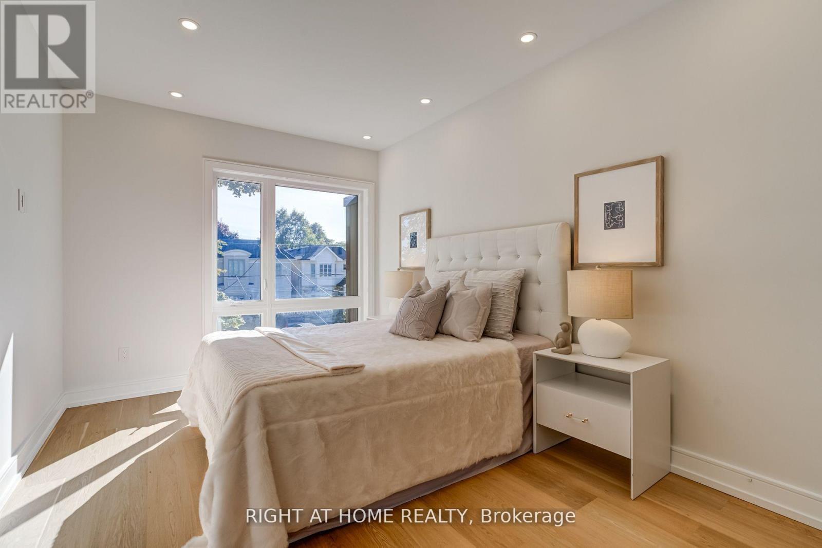 100 Glenvale Boulevard, Toronto, Ontario  M4G 2V9 - Photo 19 - C12070900
