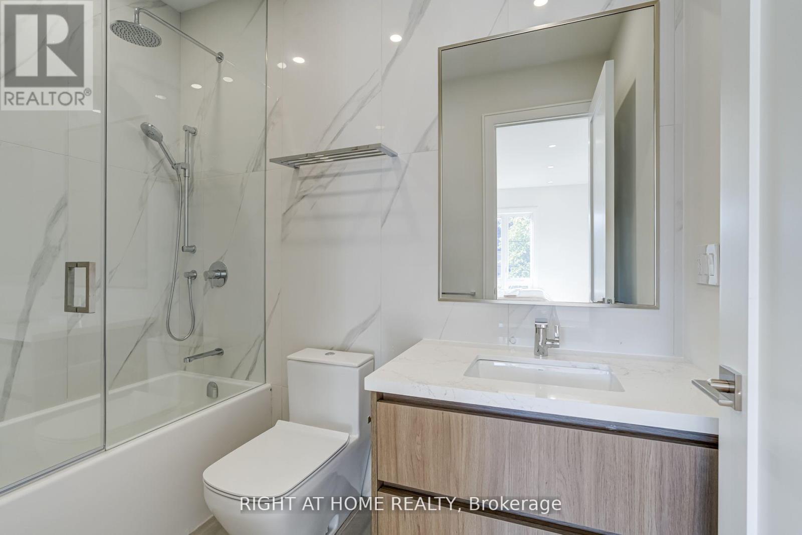 100 Glenvale Boulevard, Toronto, Ontario  M4G 2V9 - Photo 21 - C12070900