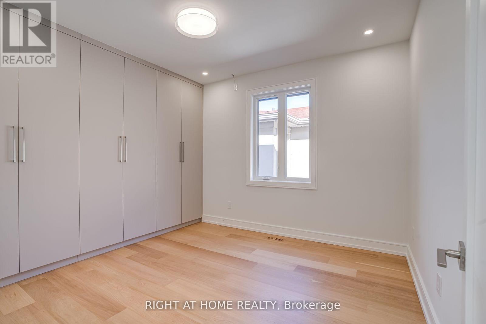 100 Glenvale Boulevard, Toronto, Ontario  M4G 2V9 - Photo 24 - C12070900