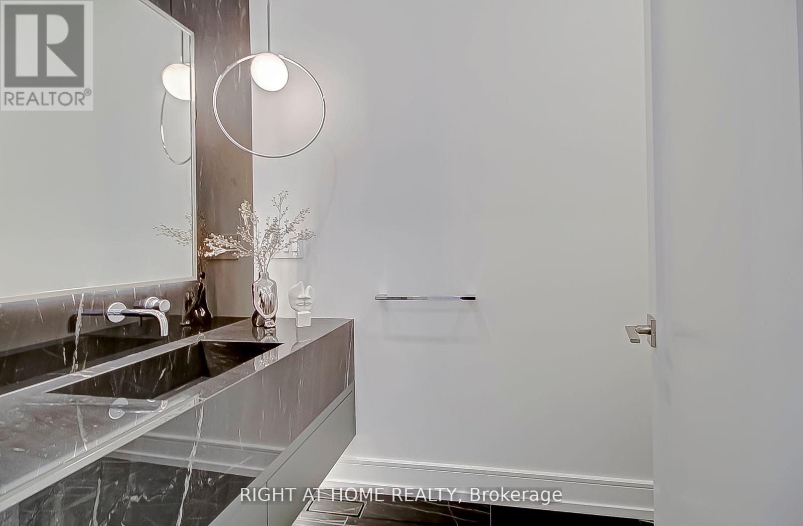 Property at 100 GLENVALE BOULEVARD image 5