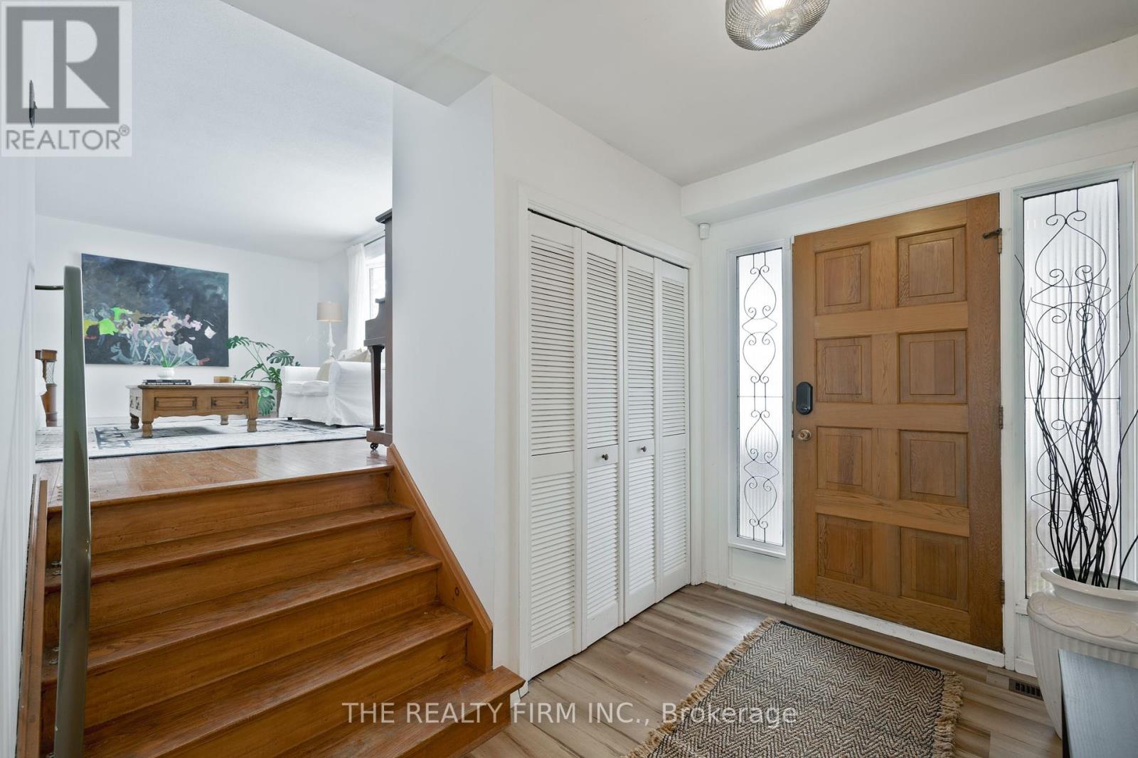 Photo 3 of 30 for 1428 Stoneybrook Crescent
