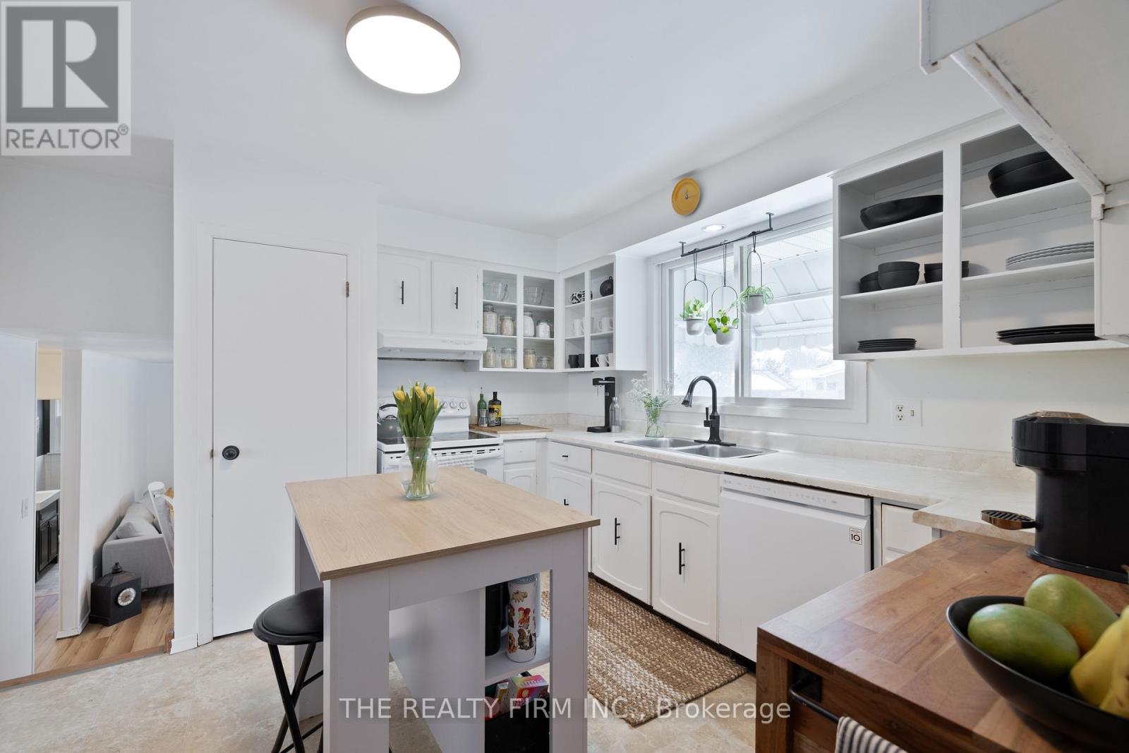 Photo 9 of 30 for 1428 Stoneybrook Crescent