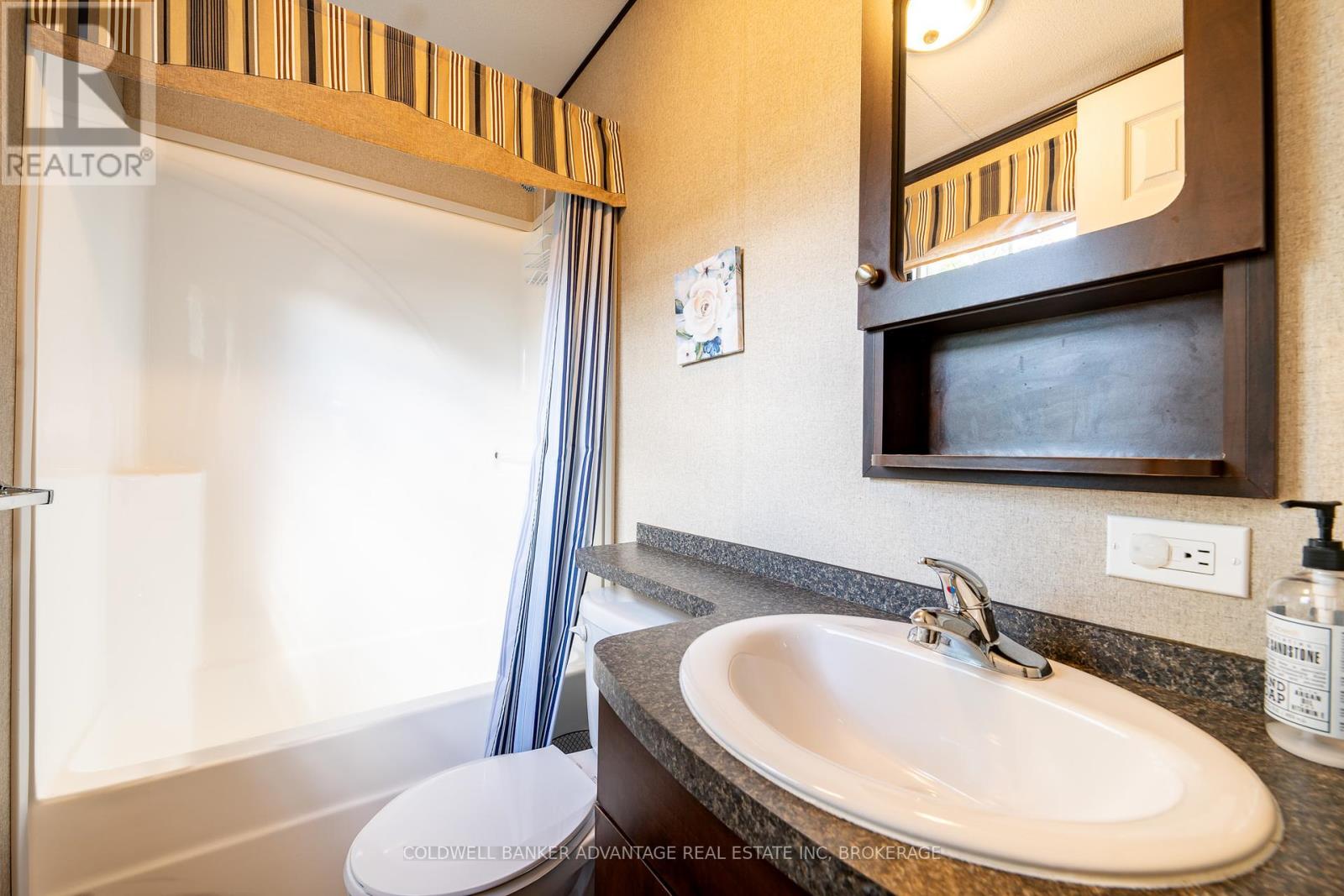 150 - 1501 Line 8 Road, Niagara-On-The-Lake, Ontario  L0S 1J0 - Photo 18 - X12070999