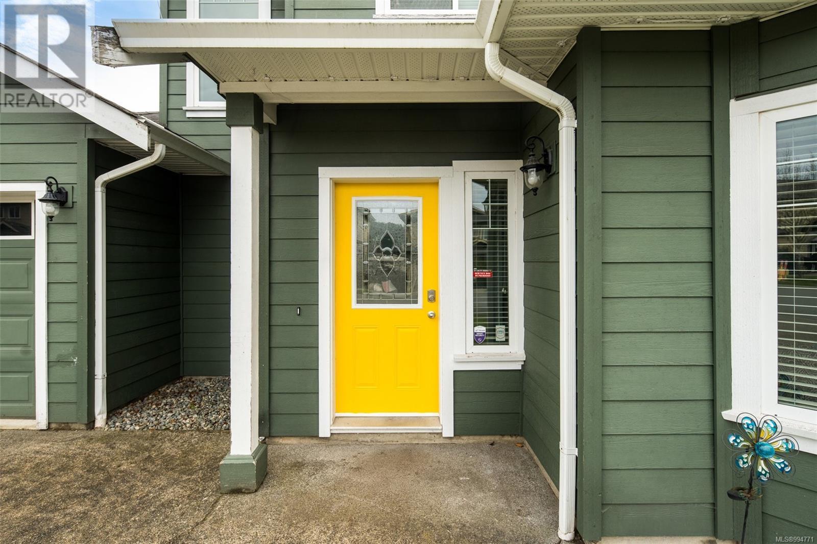 Property at 3377 Turnstone Dr image 3