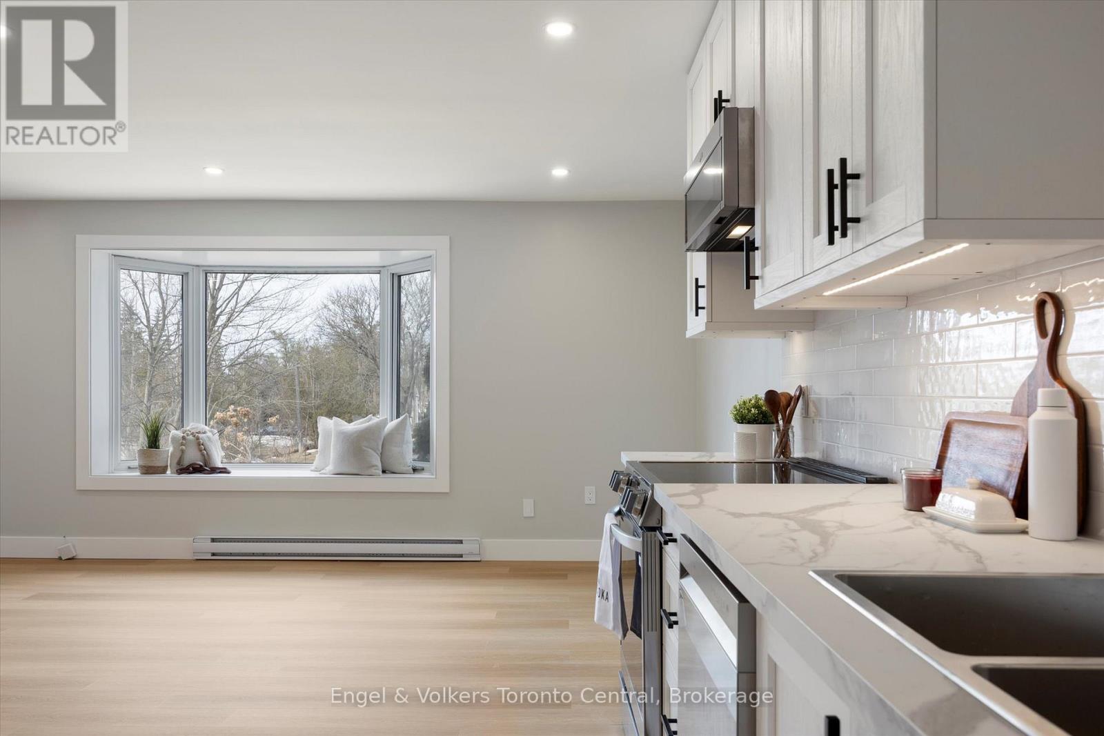 51 Woodward Street, Bracebridge, Ontario  P1L 1J8 - Photo 11 - X12070974