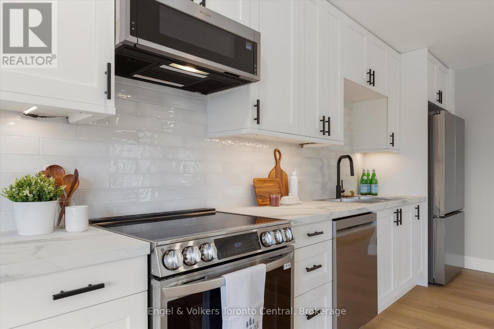 51 Woodward Street, Bracebridge, Ontario  P1L 1J8 - Photo 12 - X12070974