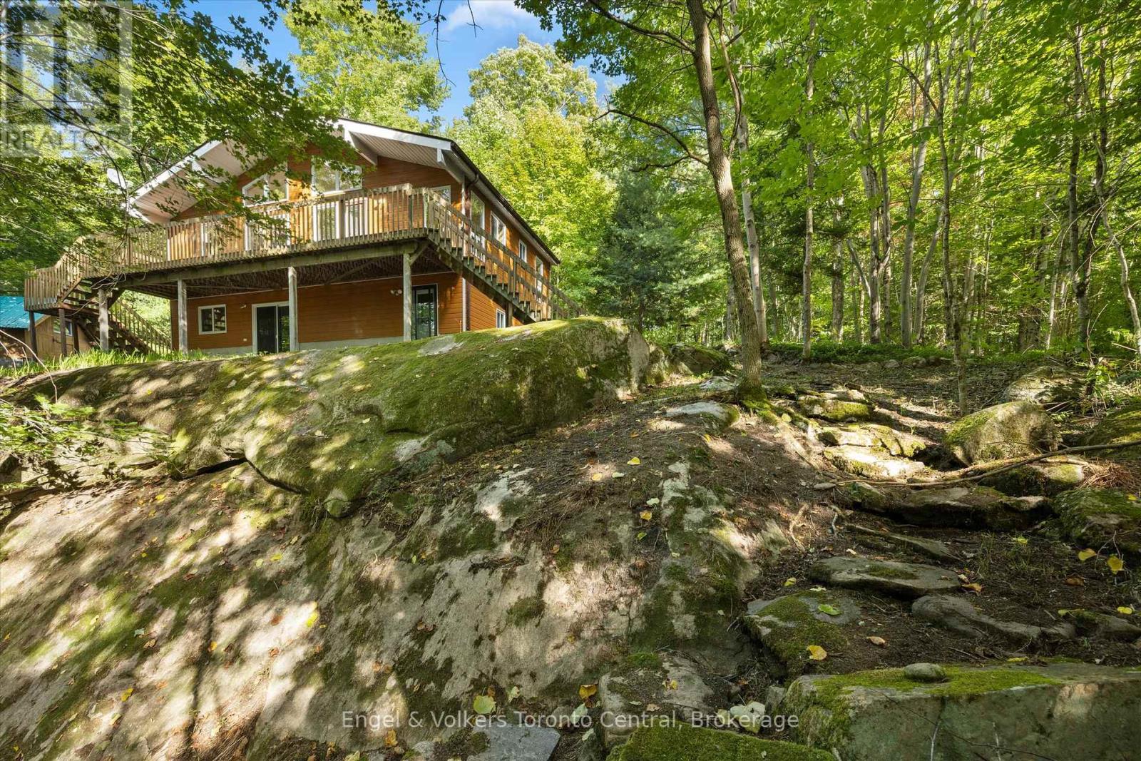 13 Hickory Crescent, Seguin, Ontario  P0C 1J0 - Photo 3 - X12070977