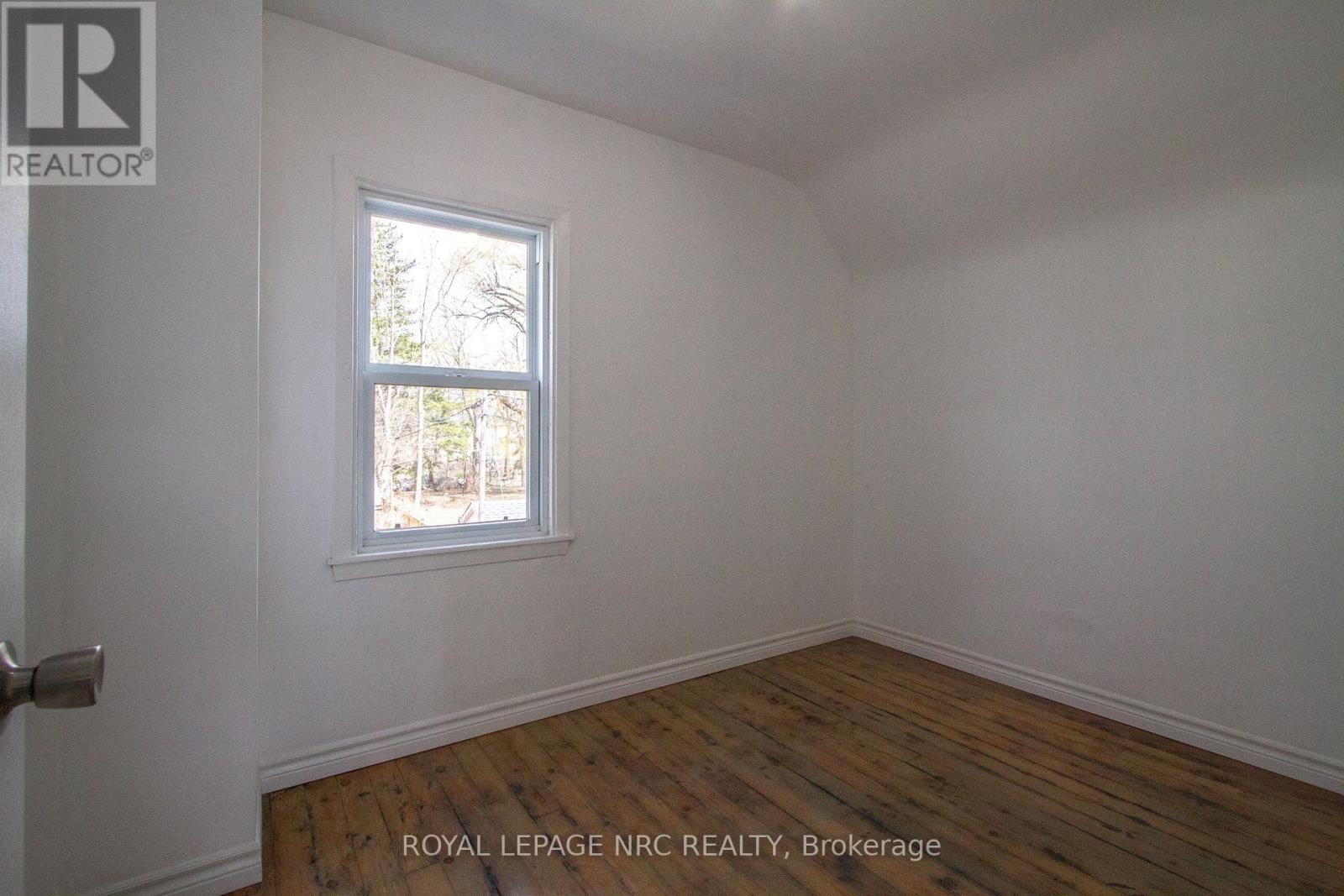 4900 St Clair Avenue, Niagara Falls, Ontario  L2E 3T6 - Photo 14 - X12071022