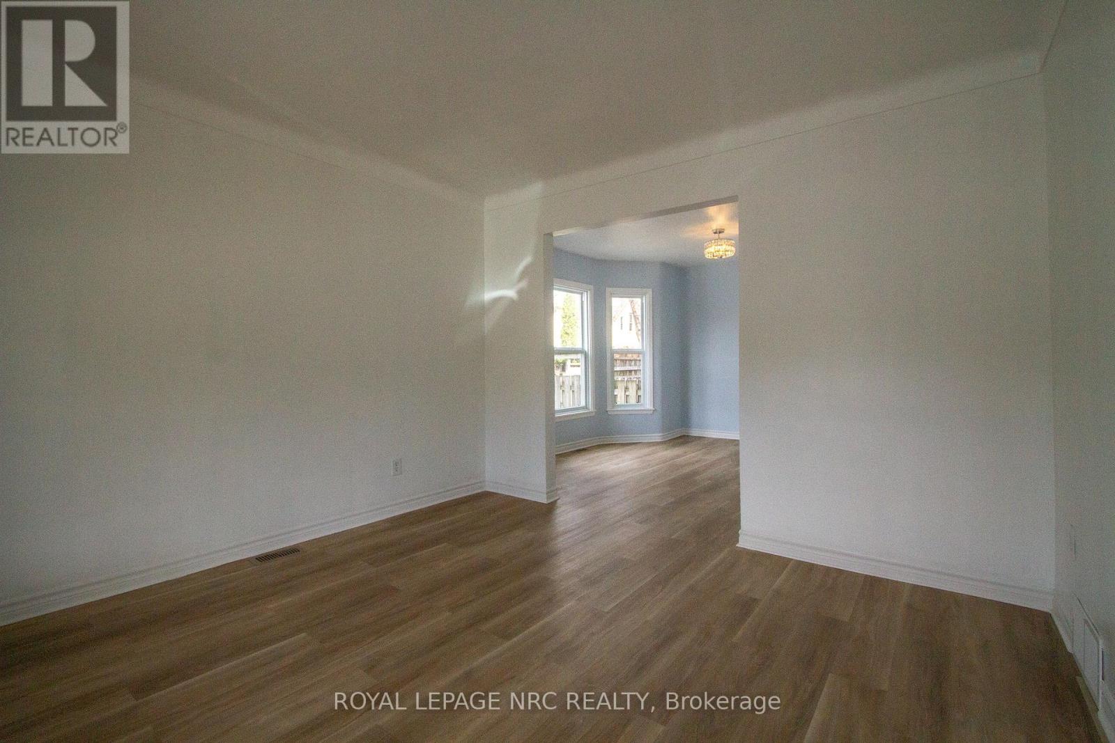 4900 St Clair Avenue, Niagara Falls, Ontario  L2E 3T6 - Photo 4 - X12071022