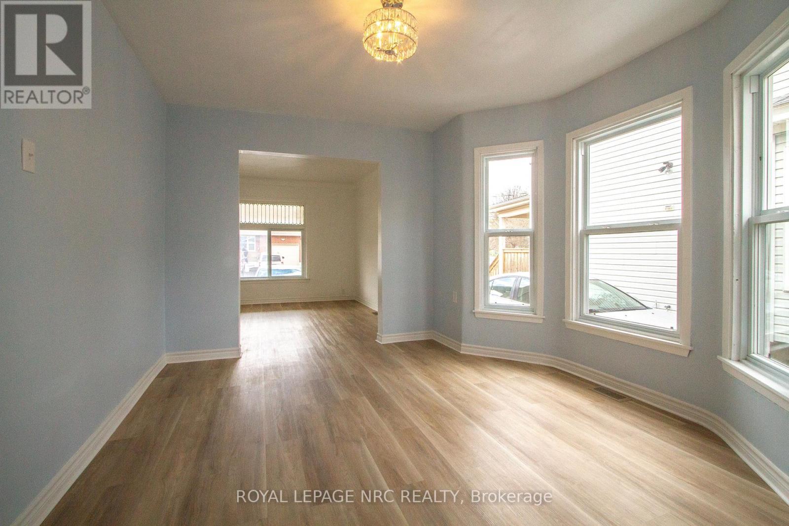 4900 St Clair Avenue, Niagara Falls, Ontario  L2E 3T6 - Photo 6 - X12071022