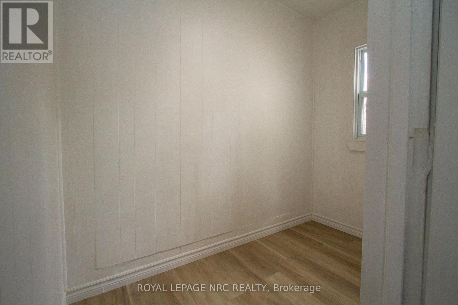 4900 St Clair Avenue, Niagara Falls, Ontario  L2E 3T6 - Photo 8 - X12071022