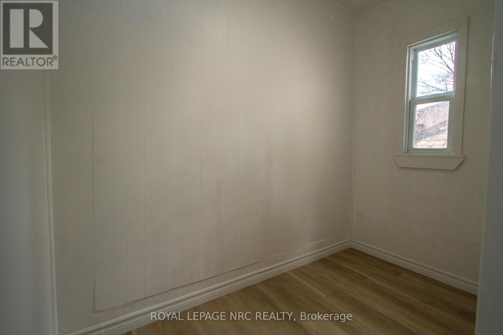 4900 St Clair Avenue, Niagara Falls, Ontario  L2E 3T6 - Photo 9 - X12071022