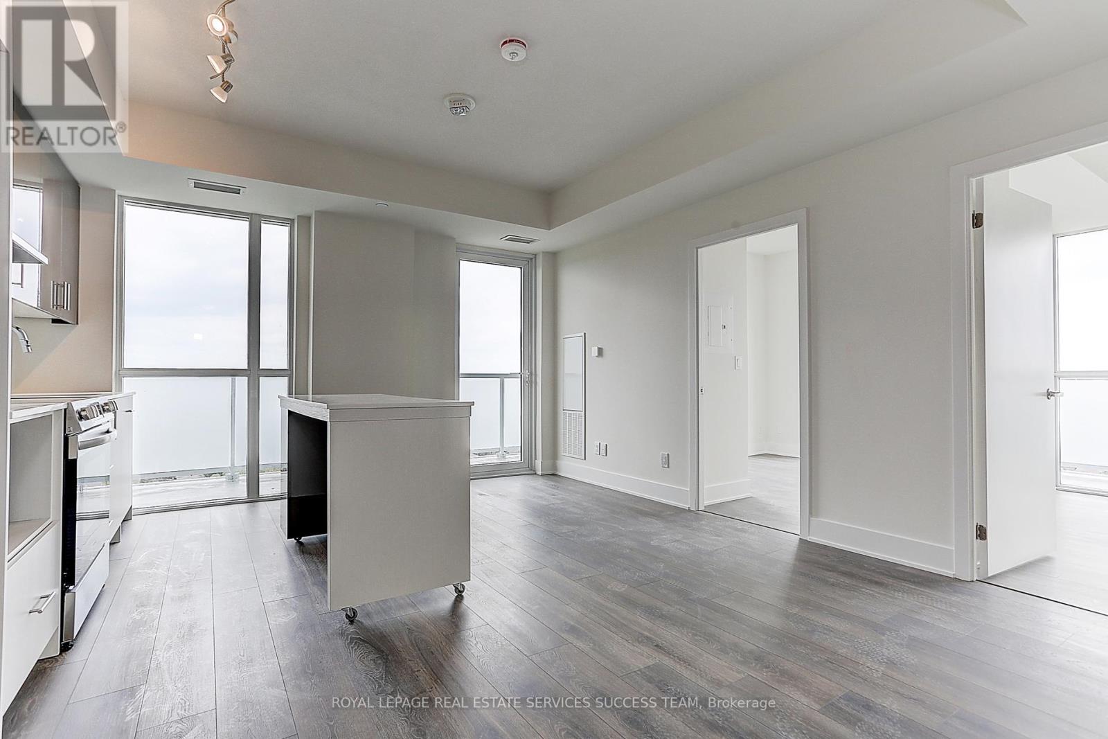 1707 - 188 Fairview Mall Drive, Toronto, Ontario  M2J 0H7 - Photo 3 - C12071016
