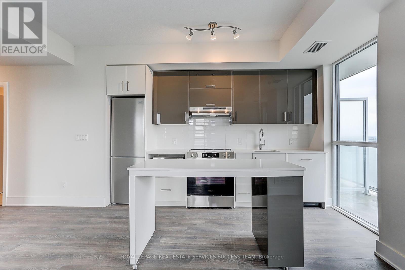1707 - 188 Fairview Mall Drive, Toronto, Ontario  M2J 0H7 - Photo 4 - C12071016
