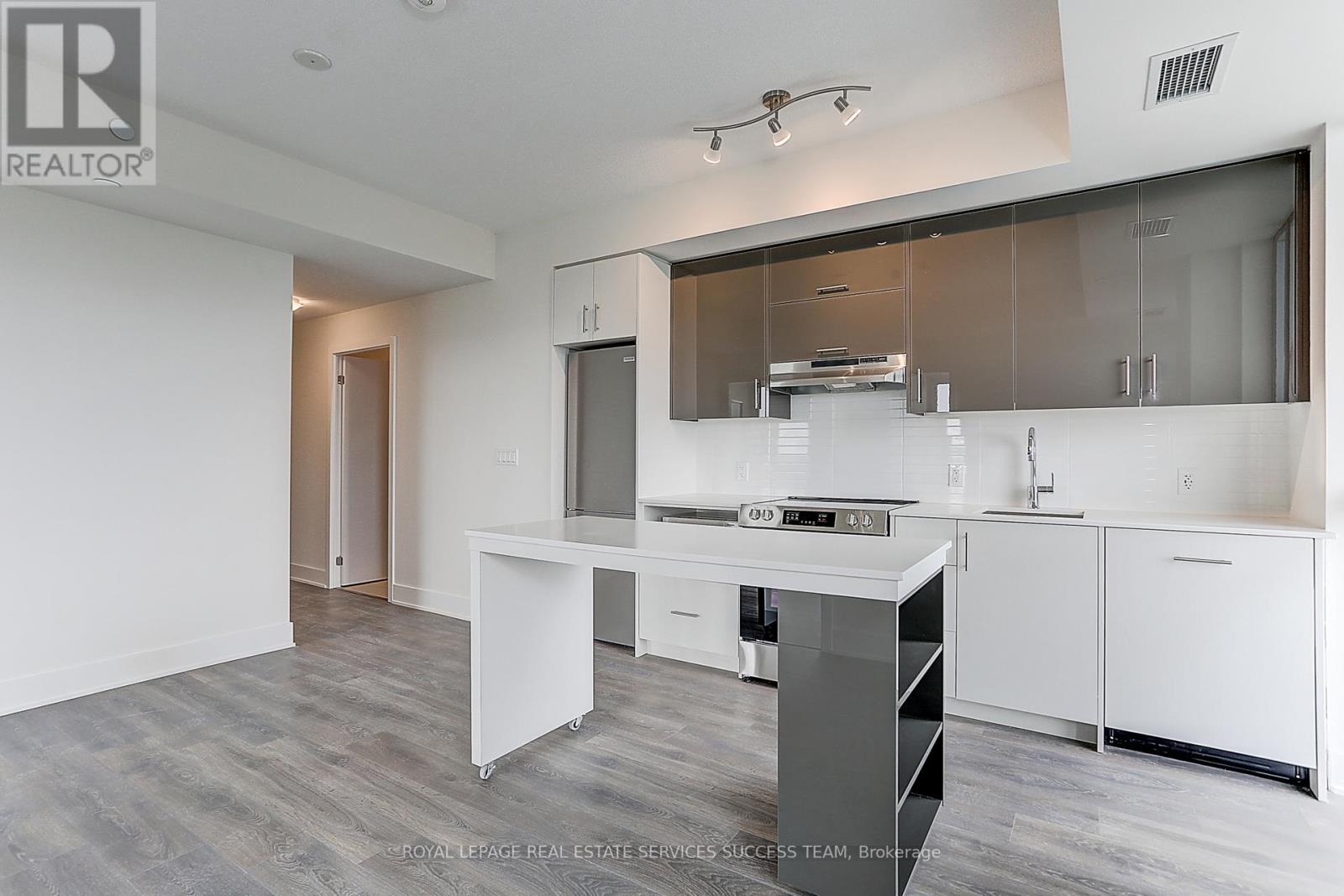 1707 - 188 Fairview Mall Drive, Toronto, Ontario  M2J 0H7 - Photo 5 - C12071016