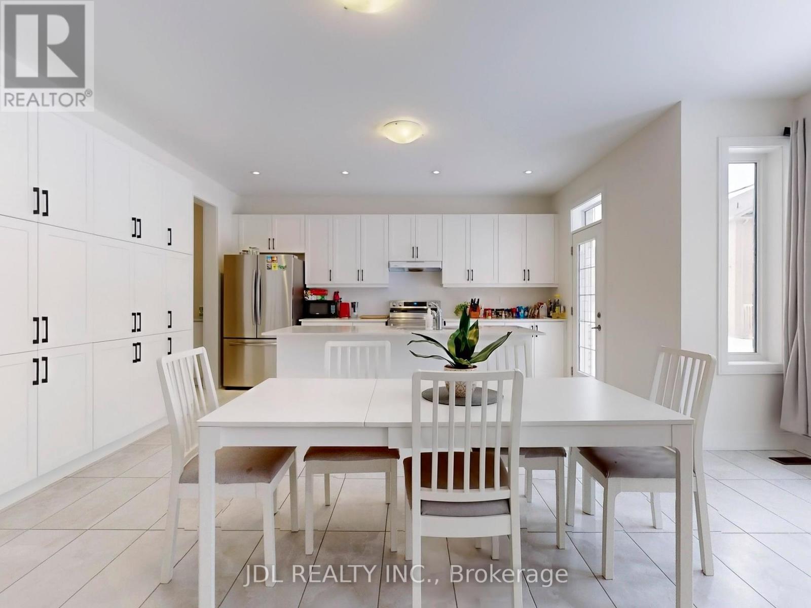 143 Kenneth Rogers Crescent, East Gwillimbury (Queensville), Ontario  L9S 0S1 - Photo 15 - N12071024