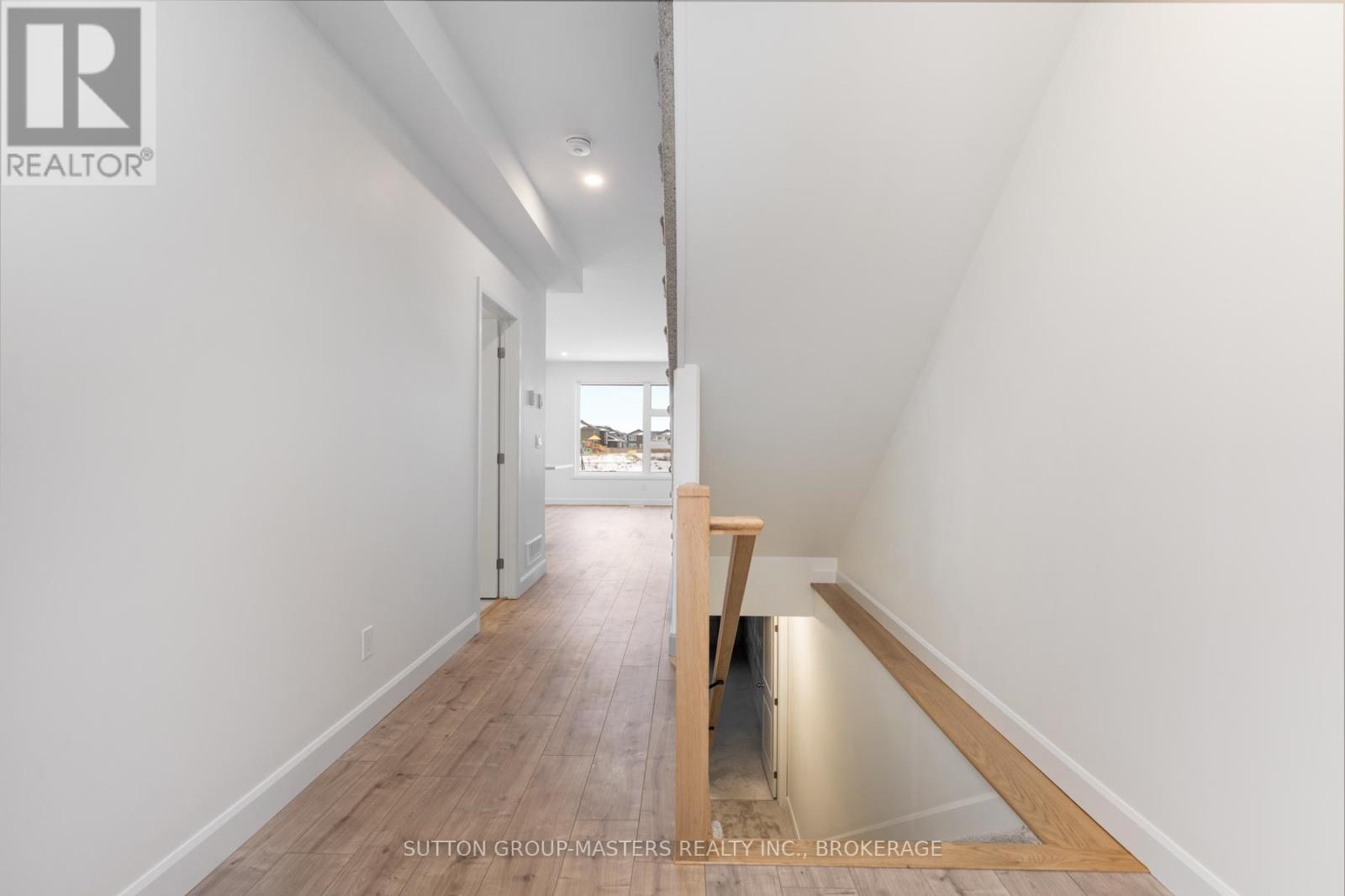 Property at 205 SUPERIOR DRIVE image 3